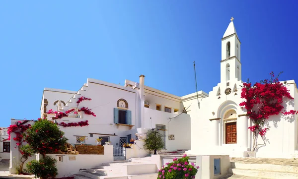 Atemberaubende Weiße Kirche Der Heiligen Dreifaltigkeit Dorf Pyrgos Auf Der — Stockfoto