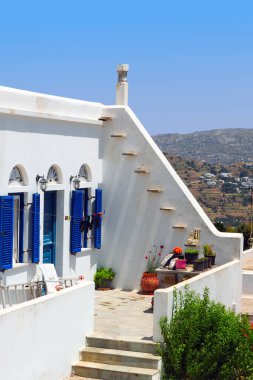 Dovecotlar, Ege Denizi 'nin göbeğindeki Tinos Adası' nın simgelerinden biri olan Eole 'nin antik rüzgar tanrısı. Mimarileri olağanüstü.