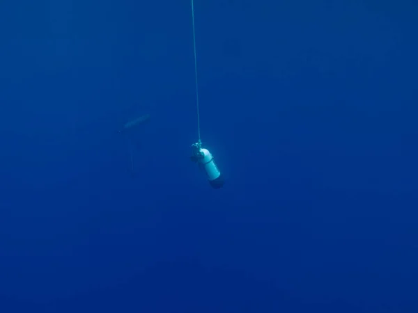 Şişeyi 5 metreden kurtarın.