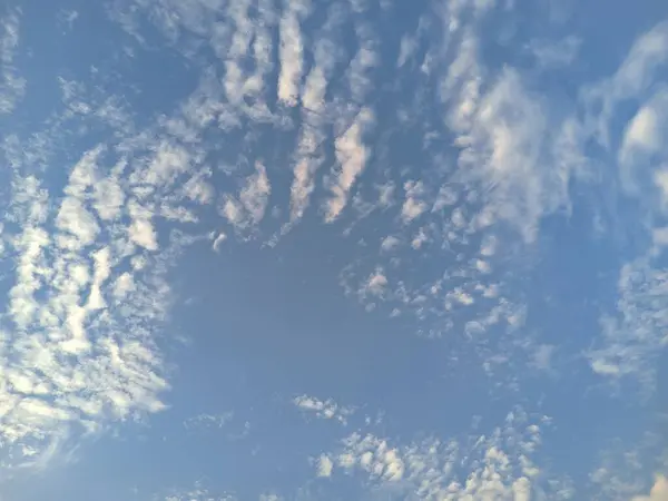 Gökyüzündeki bulutlar