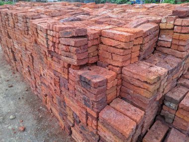 Yanmış kil 12 'den yapılmış kırmızı tuğla yığını