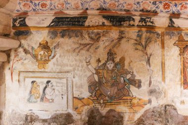 Thanjavur Büyük Tapınağı, duvar resimleri, Maratha resimleri, Chola mimarisi.