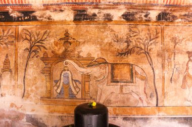 Thanjavur Büyük Tapınağı, duvar resimleri, Maratha resimleri, Chola mimarisi.