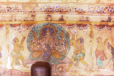 Thanjavur Büyük Tapınağı, duvar resimleri, Maratha resimleri, Chola mimarisi.