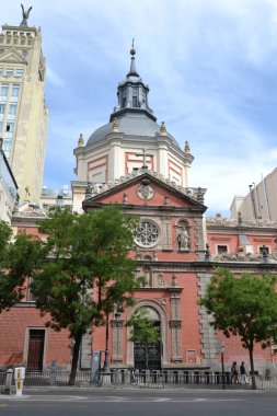 Saint Joseph Kilisesi, 1748 'de tamamlanmış, Madrid Barok tarzında, Latin haçı şeklinde merkezi bir nav ve iki yan koridor ile inşa edilmiş..