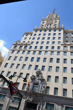 1930 'lardan kalma bir kültür ve teknoloji merkezi olan telefon şirketi binası Gran Via' da.