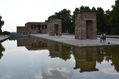 Tapınak Debod, Madrid 'in merkezinde antik Nubia tapınağını yeniden inşa etti.