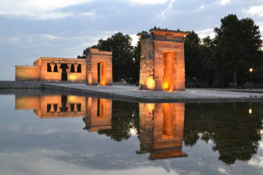 Tapınak Debod, Madrid 'in merkezinde antik Nubia tapınağını yeniden inşa etti.