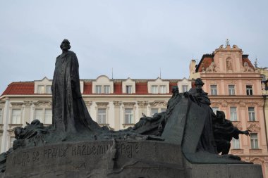 Prag 'da Jan Hus Anıtı
