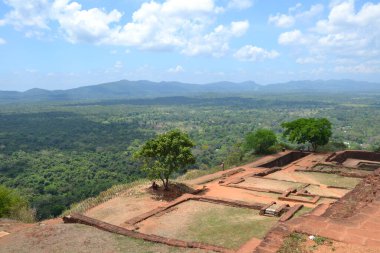 Sigiriya 'nın kayalık kalesi Aslan Kayası, Sri Lanka' dan manzara