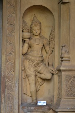 Sri Lanka 'daki Kelaniya tapınağında bir tanrıçanın kültürü.