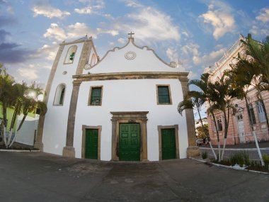 ILHEUS, BAHIA / BREZİL - 27 Mayıs 2023. Güney Bahia 'daki Ilheus şehrindeki Sao Jorge Ana Kilisesi manzarası.