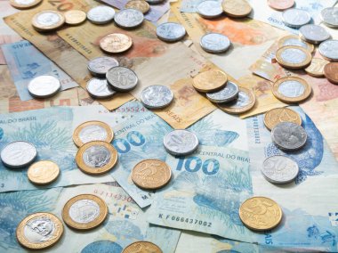 Brezilya para notları ve sikkeleri. Finans kavramı.