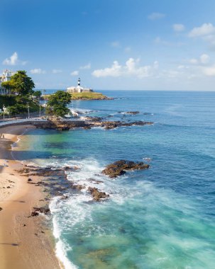 Salvador Bahia Brezilya 'daki Barra sahilinin insansız hava görüntüsü.