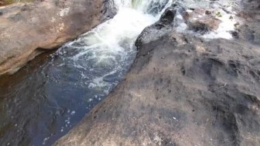 Ilheus Bahia Brezilya 'daki Lagoa Encantada' da tropik şelale