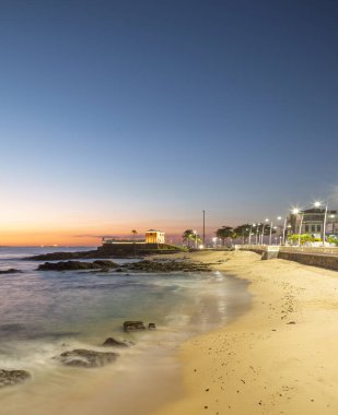 Salvador Bahia Brezilya sahilinde gün batımı.