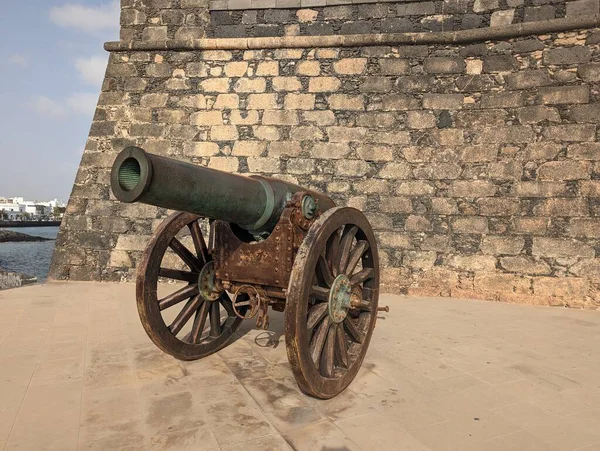 位于阿雷西夫Castillo San Gabriel的古堡 装有历史性大炮 — 图库照片