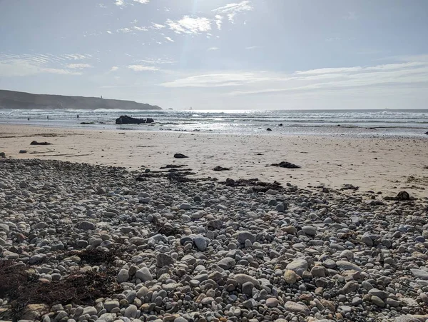 Playa Panorámica Bretaña Francia Con Olas Tranquilas Ambiente Sereno — Foto de Stock