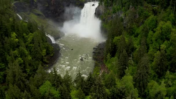 Snoqualmie Falls Washington Luftaufnahme Drohnenaufnahmen Von Snoqualmie Falls Mit Bergen — Stockvideo