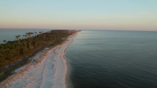 Letecký Výhled Jelení Ostrov Pobřeží Zálivu Mississippi Při Západu Slunce — Stock video