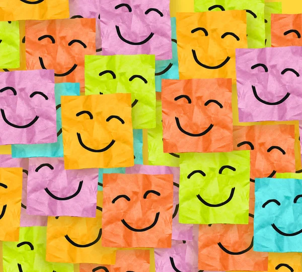 Kolorowy Zmięty Notatki Samoprzylepne Uśmiechnięte Twarze — Zdjęcie stockowe