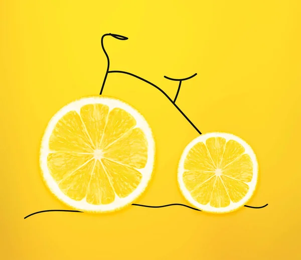 Концепція Доставки Їжі Творчий Велосипед Колесами Виготовленими Скибочками Лимона Ізольованому — стокове фото