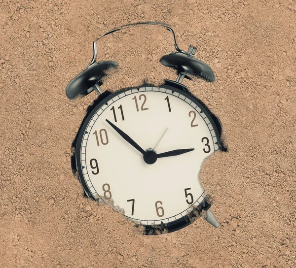 Orologio Nero Sepolto Perso Nella Sabbia Concetto Tempo Perso — Foto Stock