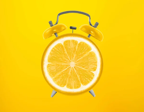 Diseño Idea Creativa Naranja Fresco Reloj Despertador Rebanada Sobre Fondo — Foto de Stock