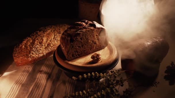 Fresh Sliced Black Rye Bread Tray Close Slices Healthy Black — Stockvideo