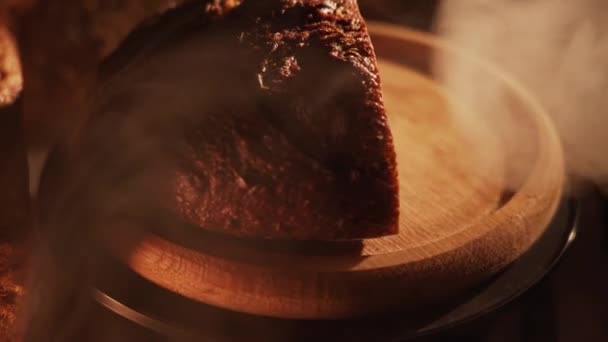 Fresh Sliced Black Rye Bread Tray Close Slices Healthy Black — Stockvideo