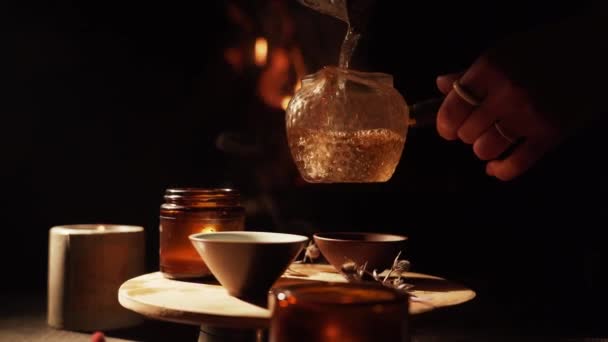 Brewing Puerh Tea Traditional Chinese Tea Ceremony Tea Pouring Teapot — Vídeo de stock