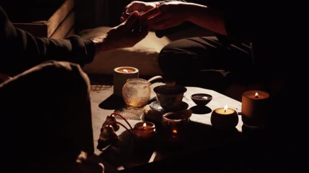 Membuat Teh Puerh Upacara Minum Teh Tradisional Cina Teh Dituangkan — Stok Video