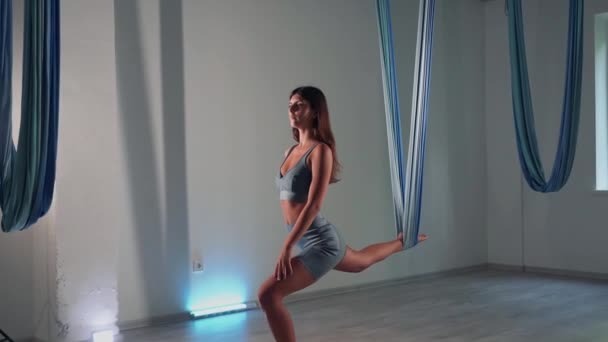 Attractive Sexy Girl Doing Sports Flying Air Stretch Fabric Airo — 图库视频影像