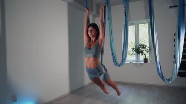 Attractive Sexy Girl Doing Sports Flying Air Stretch Fabric Airo — Stok Video
