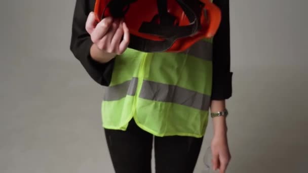 Construction Worker Woman Engineer White Background Studio — Stock Video