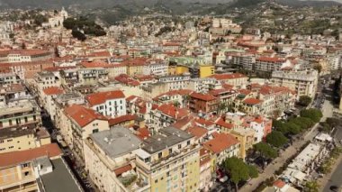 Sanremo 'nun havadan görünüşü, İtalya' nın kuzey İtalya 'daki Liguria sahil kenti.
