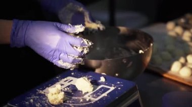 Şekerleme üretimi. Şeker üretimi ve sanayi konsepti.