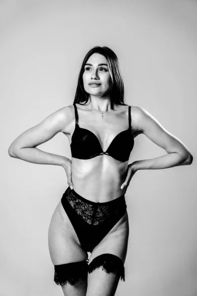Sexy Dívka Černém Prádle Pózuje Studiu — Stock fotografie