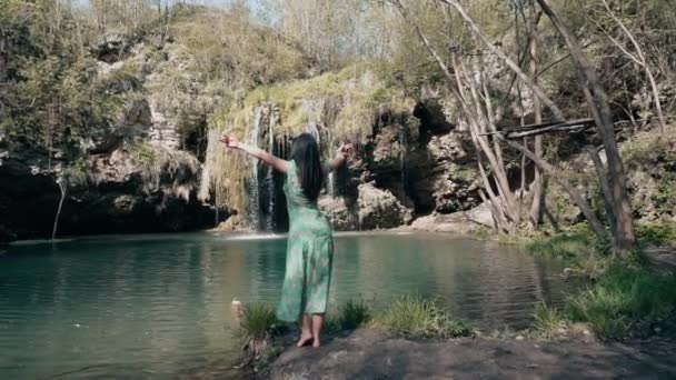 Beautiful Model Turquoise Dress Posing Mountain Waterfall Wildlife Concept — Stock Video