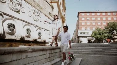 Mutlu Çiftler Seyahat Eğlence Turistleri Şehir Aşkı Öpüşme Yaşam Tarzı Tatili