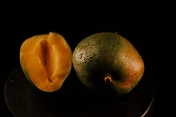 Mango Frukt Svart Bakgrund Utsikt Över Hela Mango Frukter — Stockfoto