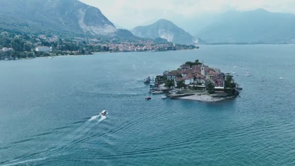 Letecký Pohled Isolu Bellu Souostroví Isole Borromee Jezeru Drone Shot — Stock video