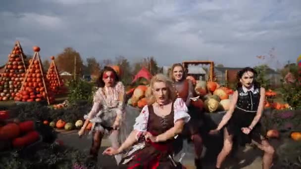 Команда Танцюристів Костюмах Танцює Танець Хелловін Концепція Хеллоуїна — стокове відео