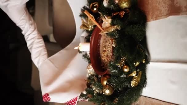 Kutia Noel Masasında Kutia Hazırlığı Noel Konsepti Şenlikli Noel Yemeği — Stok video