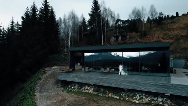 Dark Skinned Bride White Dress Poses Mountains Terrace Wedding Concept — Stockvideo