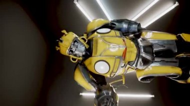 Stüdyoda poz veren bir Bumblebee transformatörü. Bumblebee kostümlü bir adam dans eder ve eğlenir. Bumblebee film konsepti. Dikey video
