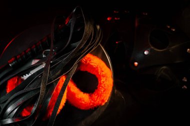 Özel anlar için eşsiz aksesuarlar ve araçlarla neşeli esaret dünyasını keşfedin.