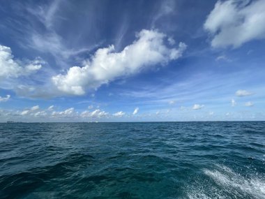 Deniz manzarası çok güzel. Doğa