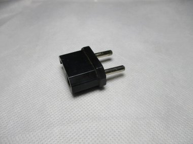 photo of a connection of a cable head to the power jack