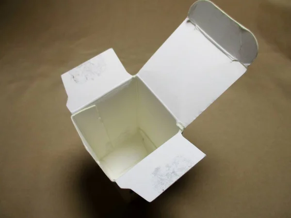 Photo of a paper box where a product is stored